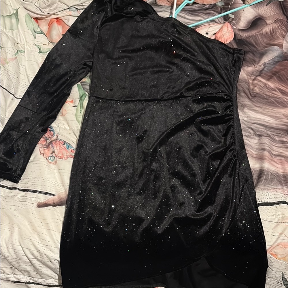 Elegant Black One-Shoulder Dress